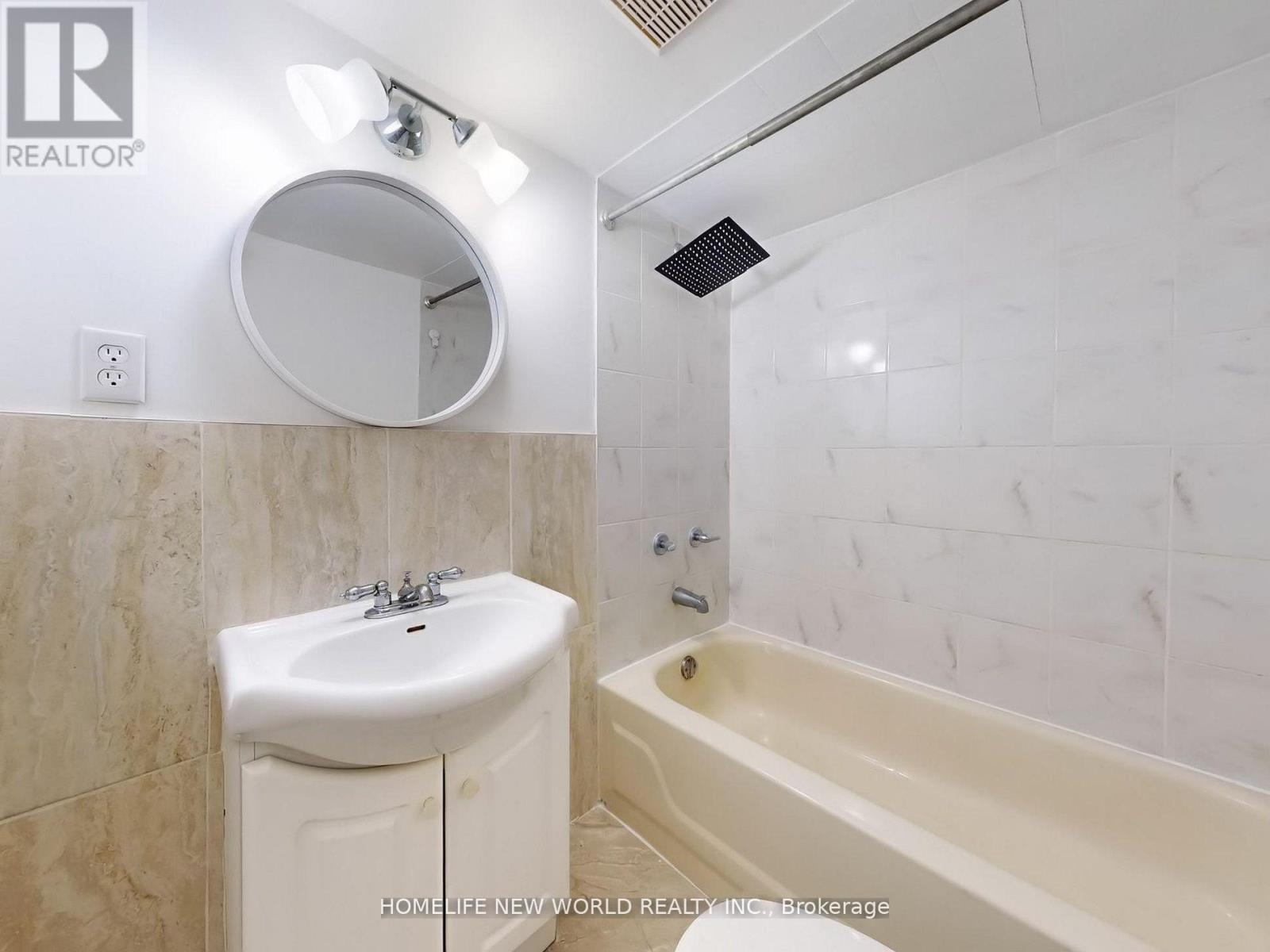 Photo 21 of 139 Galbraith Crescent, Markham ON