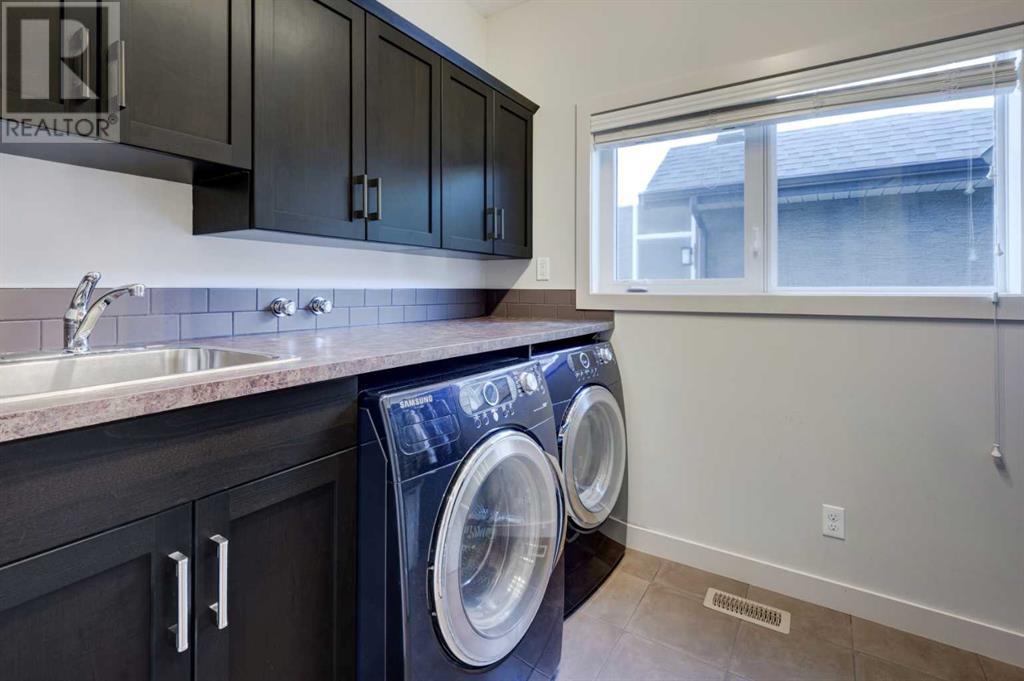 Single Family House for Sale in  Springbluff Heights SW Springbank Hill Calgary 