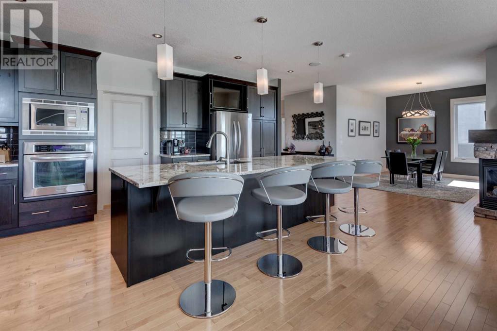 Single Family House for Sale in  Springbluff Heights SW Springbank Hill Calgary 