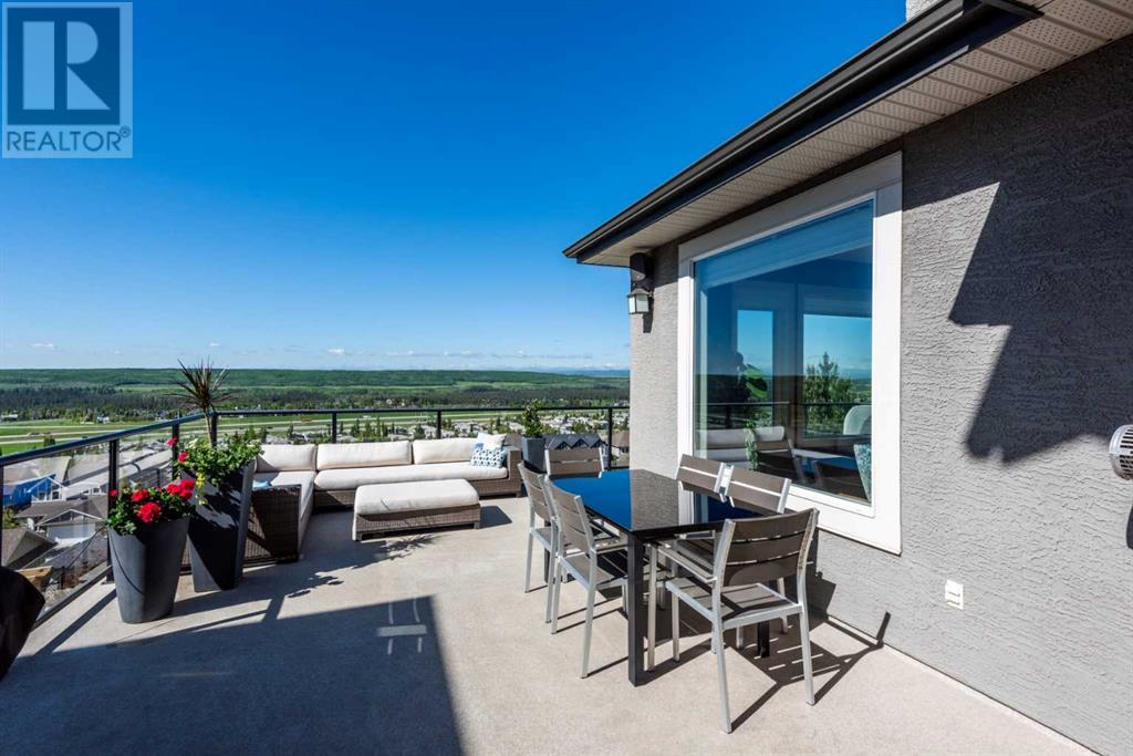 Single Family House for Sale in  Springbluff Heights SW Springbank Hill Calgary 