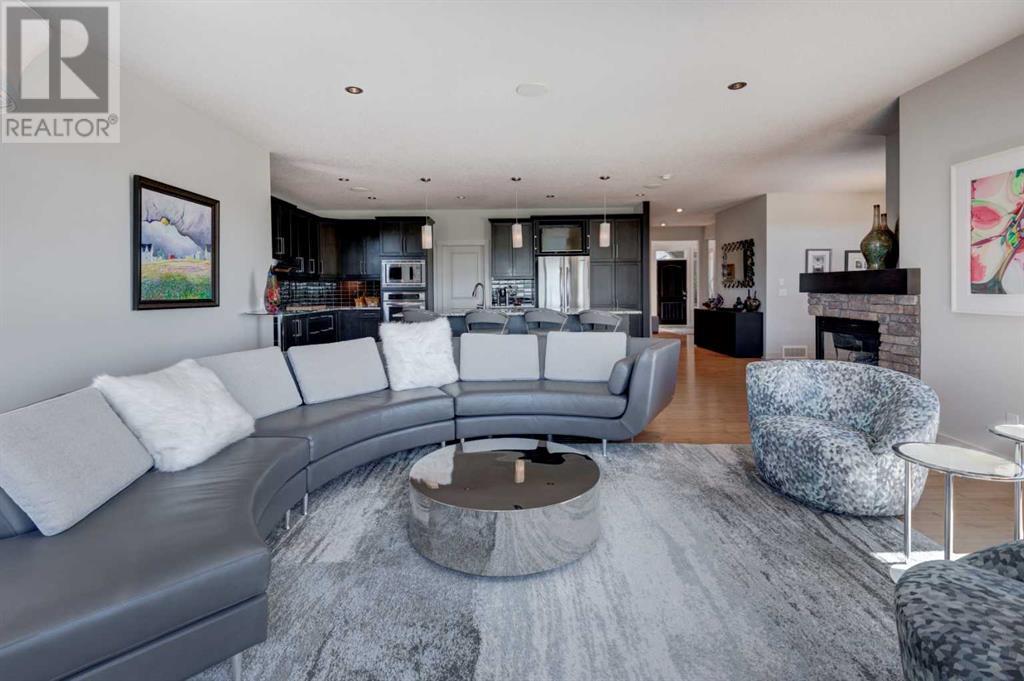 Single Family House for Sale in  Springbluff Heights SW Springbank Hill Calgary 