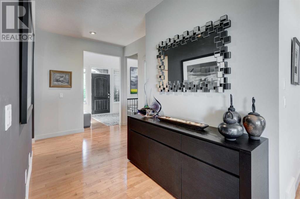 Single Family House for Sale in  Springbluff Heights SW Springbank Hill Calgary 