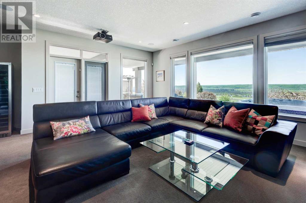 Single Family House for Sale in  Springbluff Heights SW Springbank Hill Calgary 