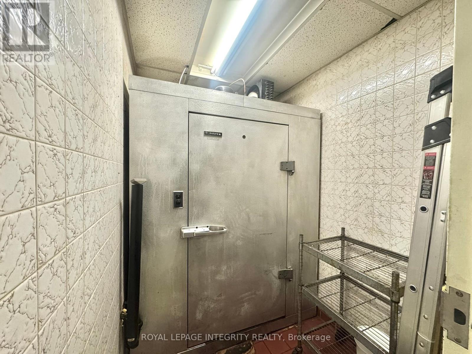Photo 10 of 7 2280 Carling Avenue, Ottawa ON
