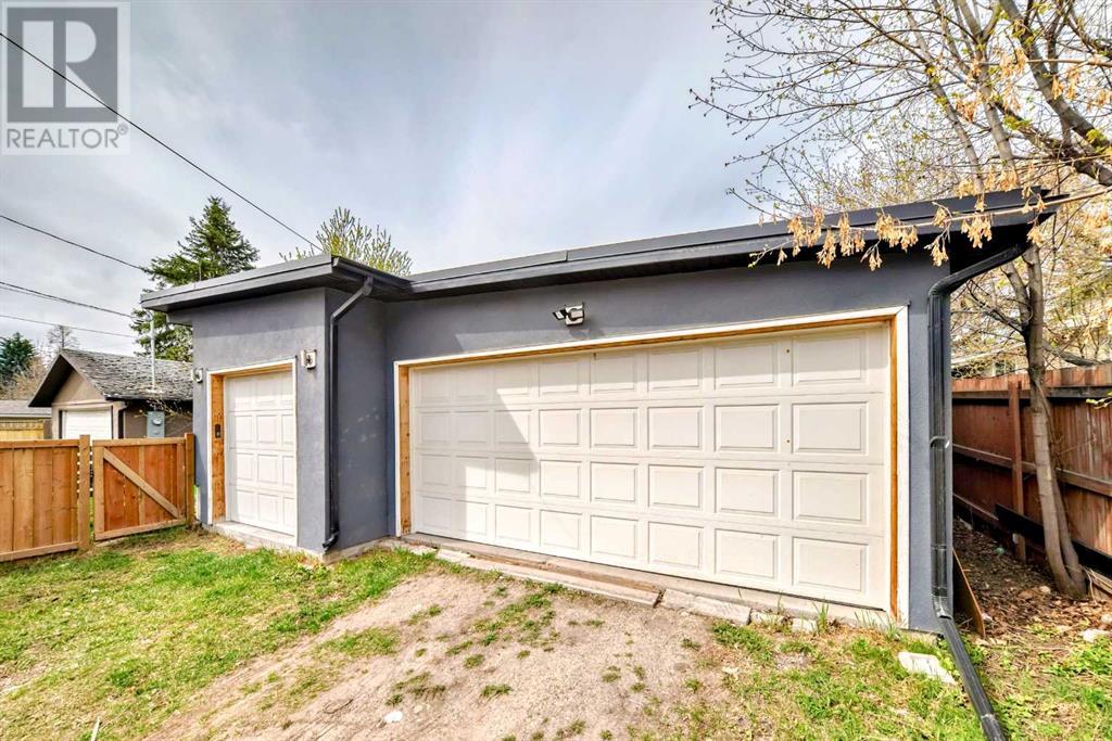Single Family House Bungalow for Sale in  Kentish Drive SW Kingsland Calgary 