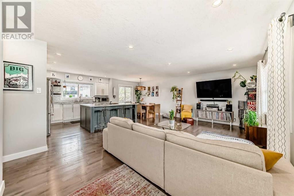 Single Family House Bungalow for Sale in  Kentish Drive SW Kingsland Calgary 