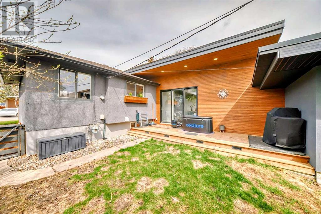 Single Family House Bungalow for Sale in  Kentish Drive SW Kingsland Calgary 
