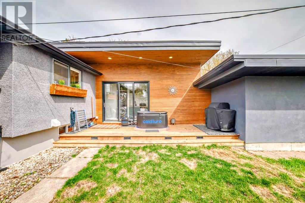 Single Family House Bungalow for Sale in  Kentish Drive SW Kingsland Calgary 