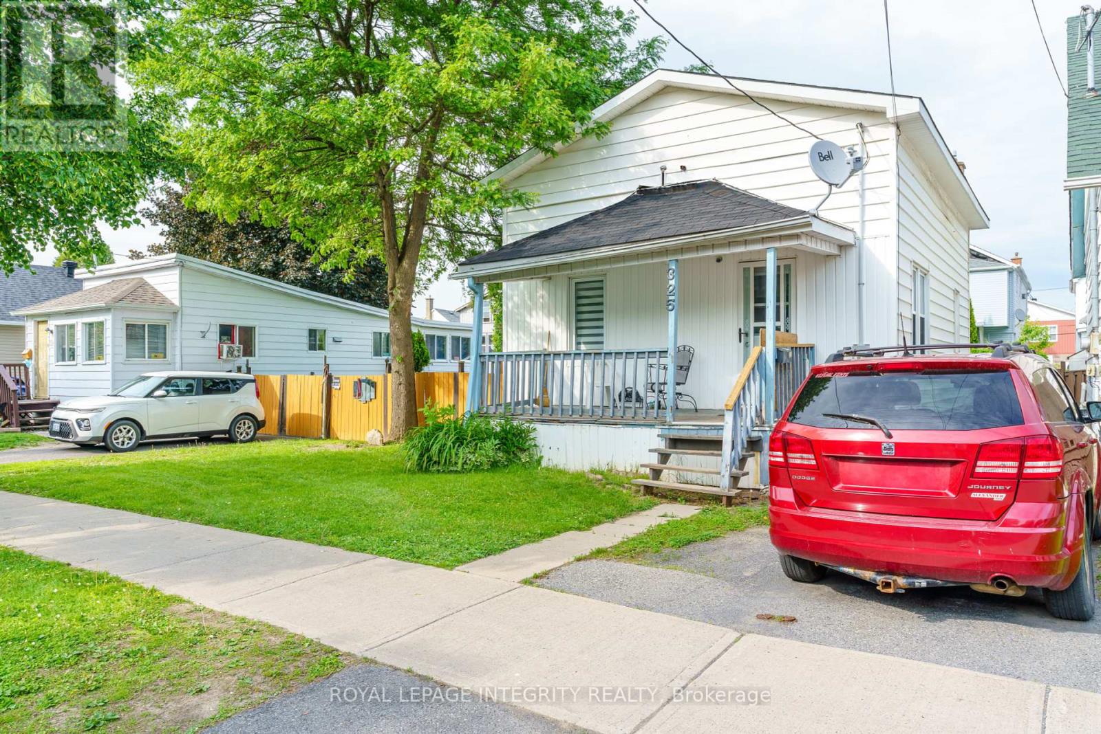 Photo 2 of 325 Belmont Street N, Cornwall ON