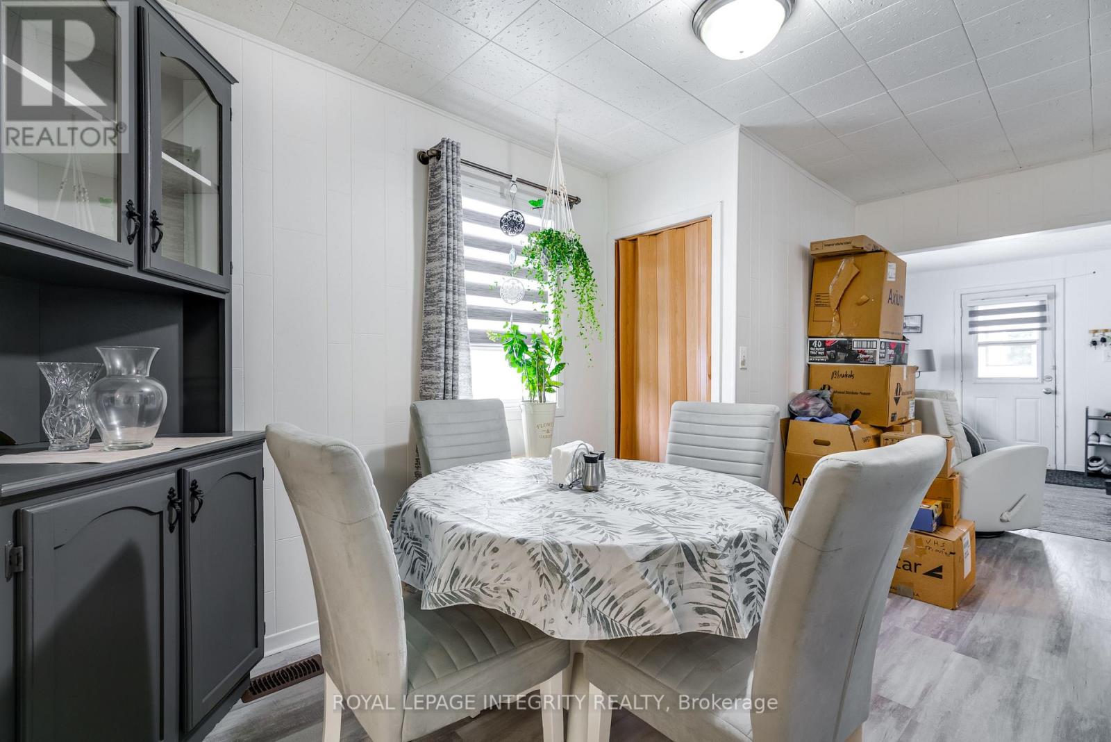 Photo 7 of 325 Belmont Street N, Cornwall ON