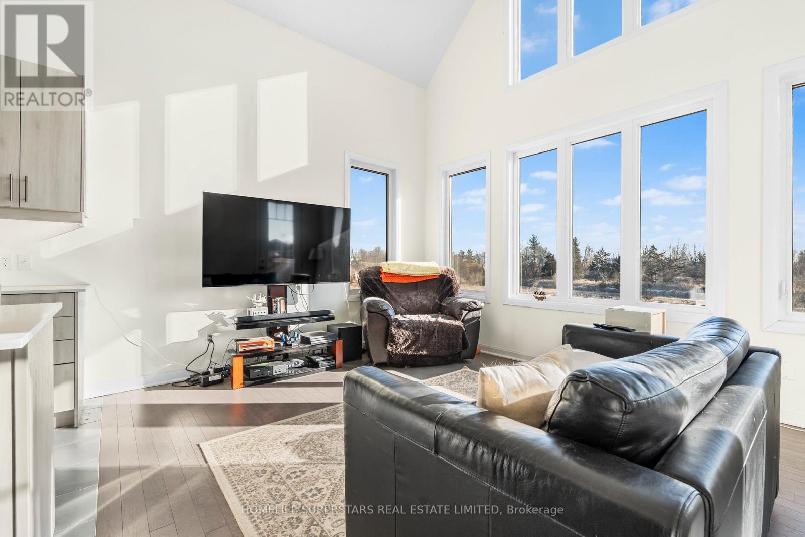 Photo 10 of 18 Oakmont Drive, Loyalist ON