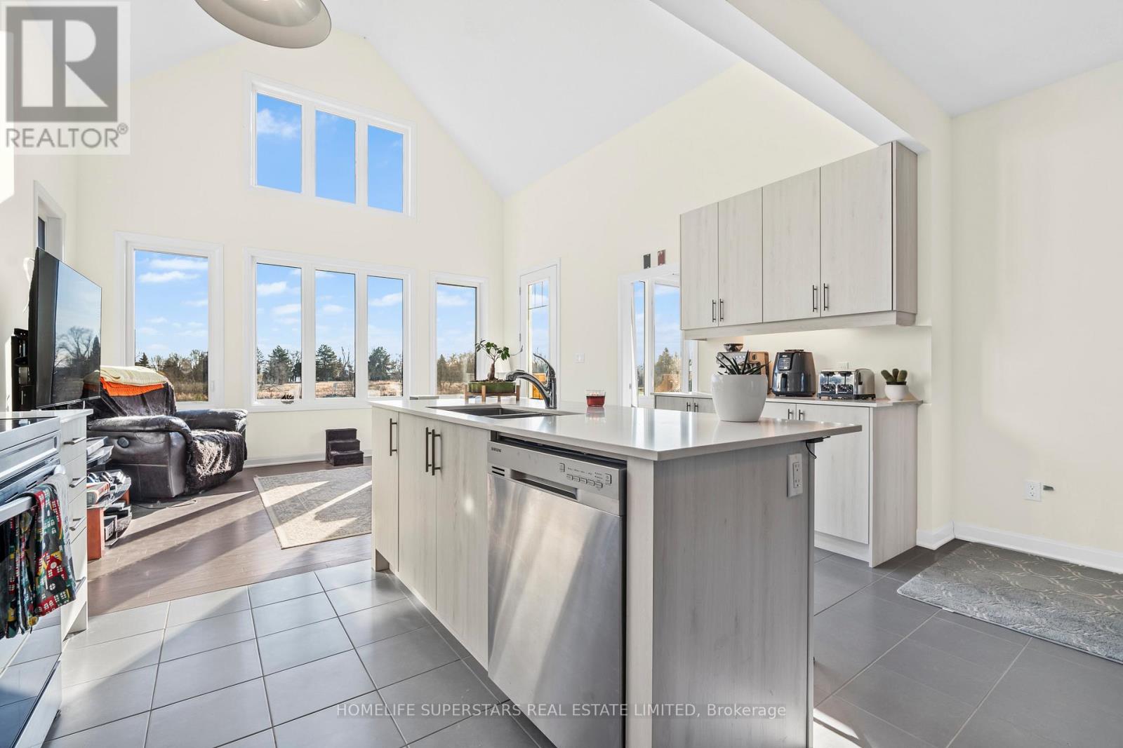 Photo 33 of 18 Oakmont Drive, Loyalist ON