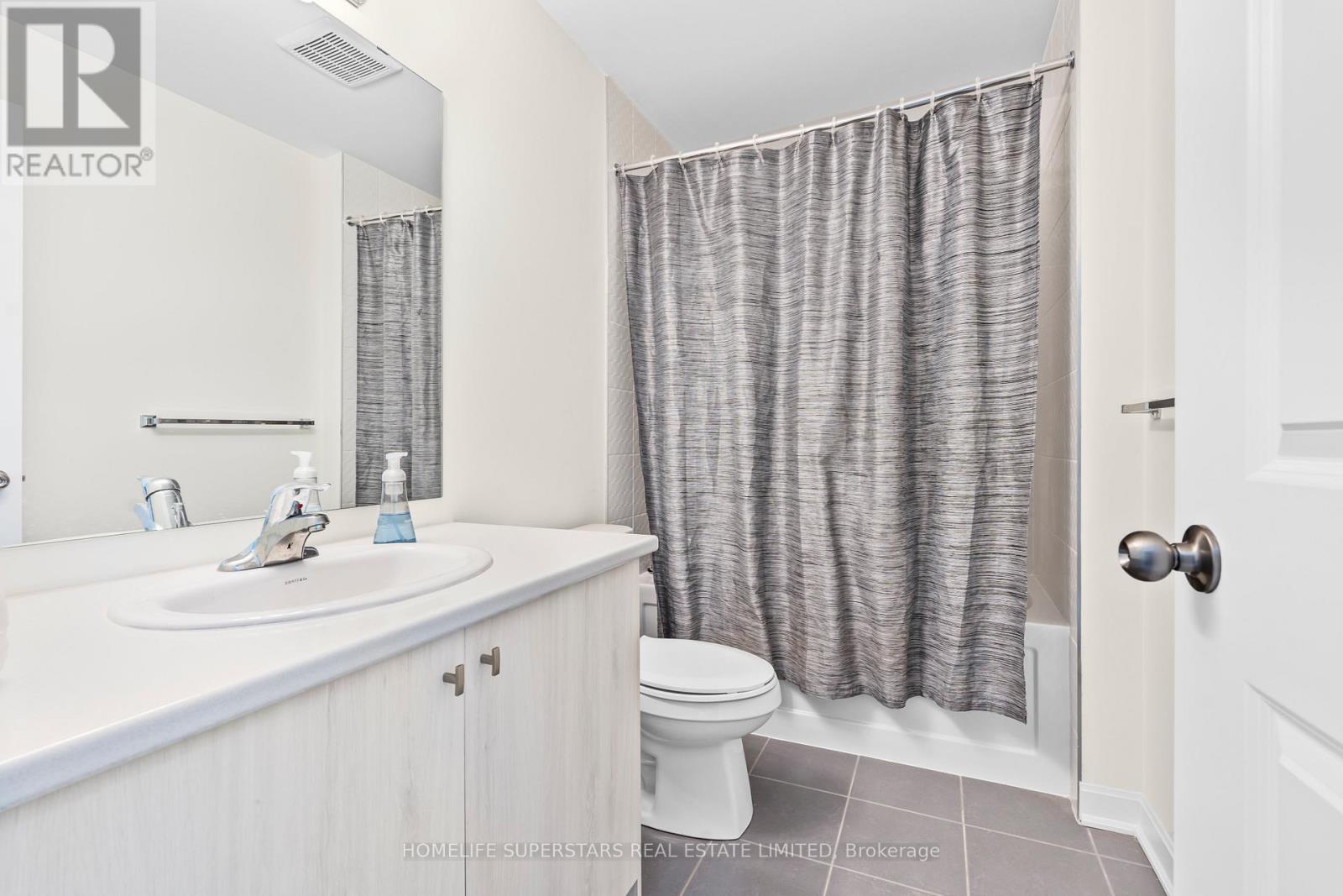 Photo 36 of 18 Oakmont Drive, Loyalist ON