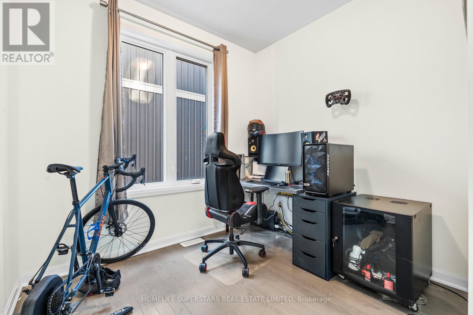 Photo 12 of 18 Oakmont Drive, Loyalist ON