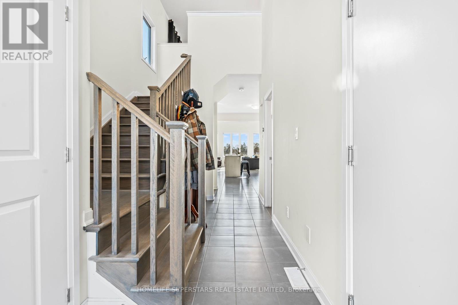 Photo 7 of 18 Oakmont Drive, Loyalist ON