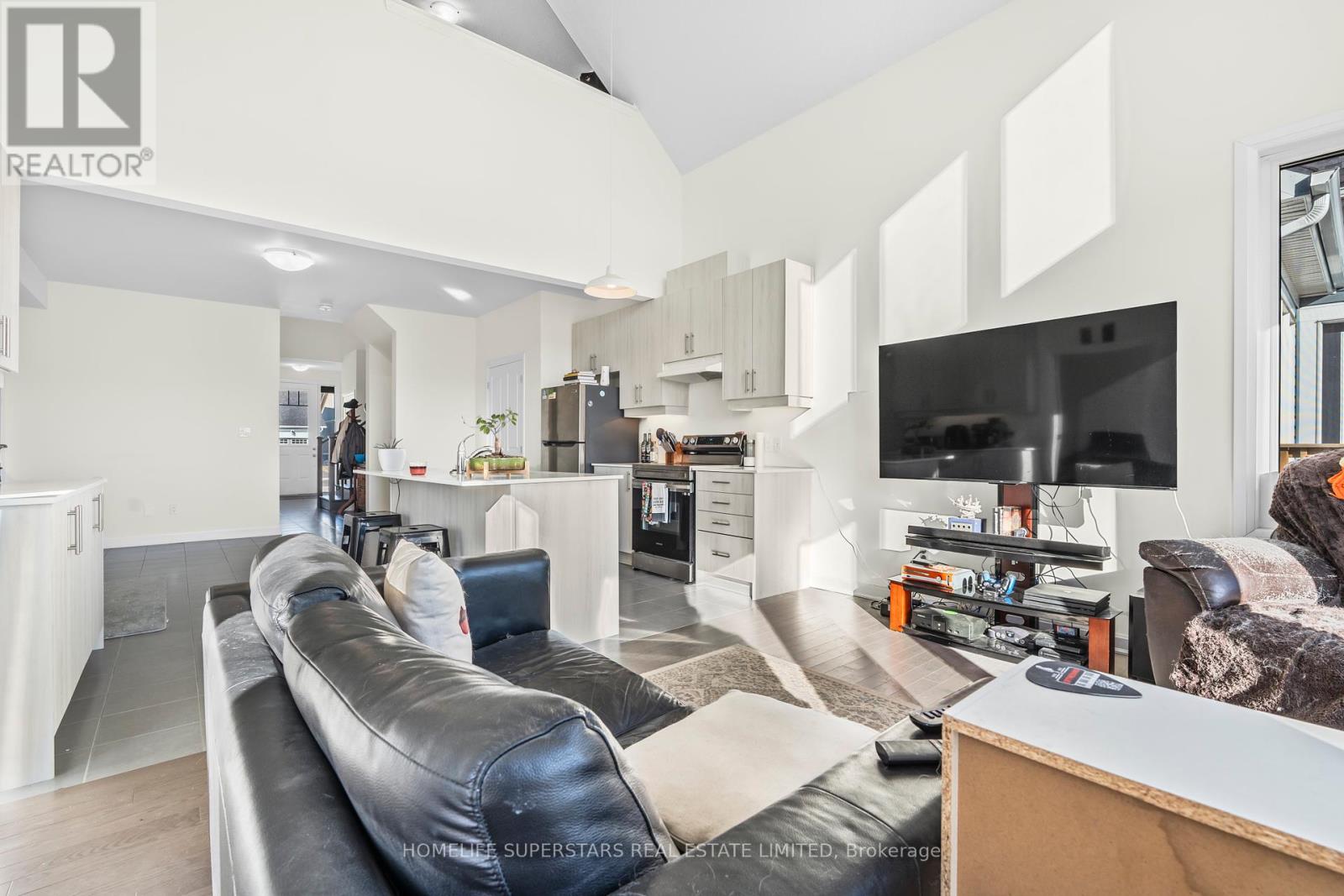 Photo 15 of 18 Oakmont Drive, Loyalist ON