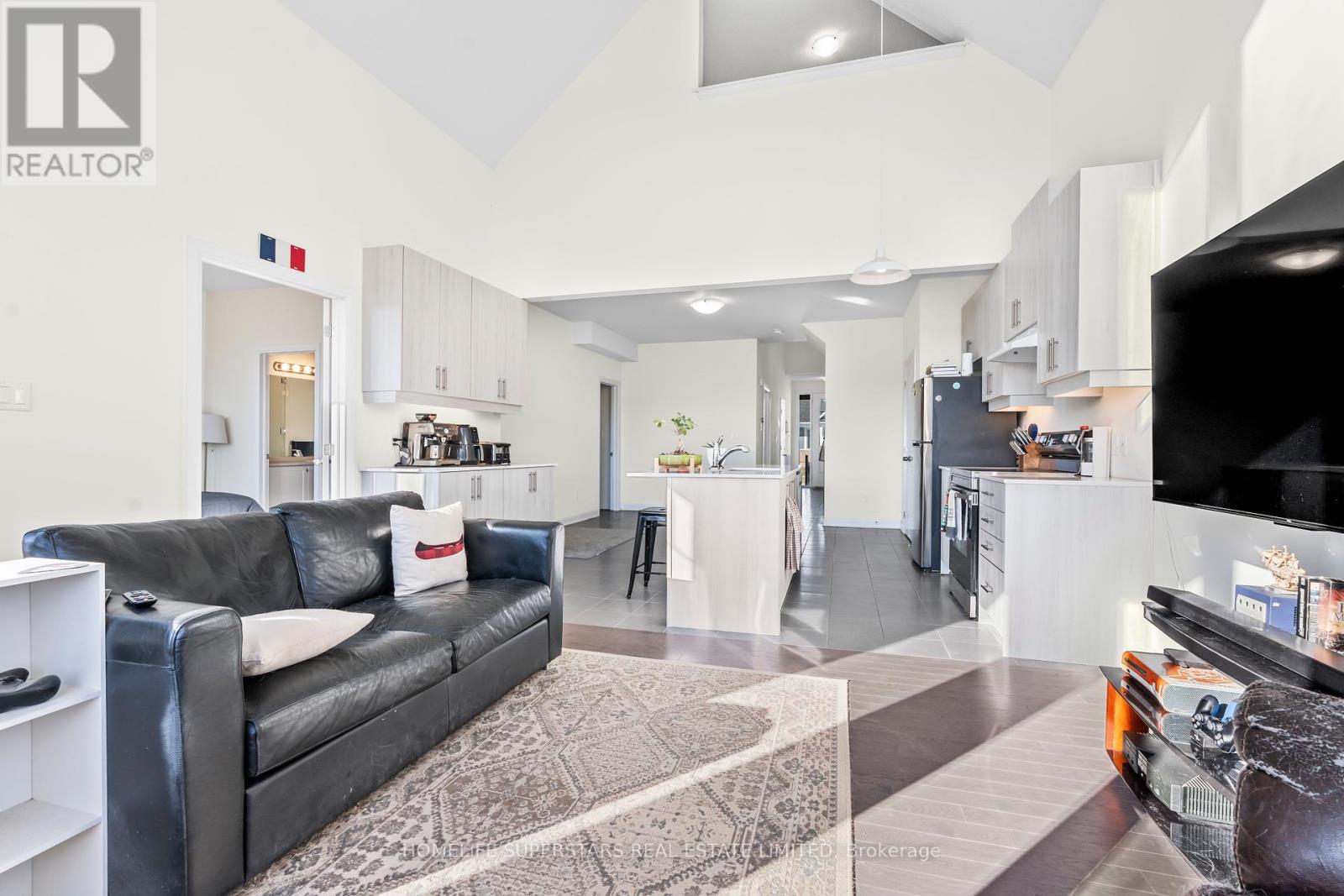 Photo 31 of 18 Oakmont Drive, Loyalist ON
