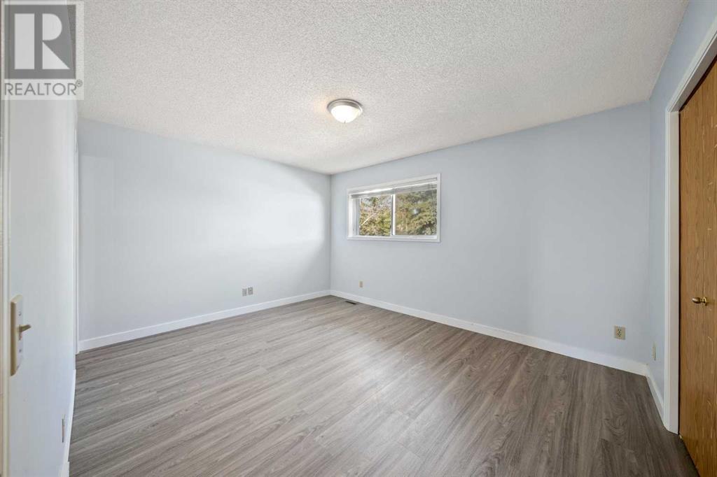 Single Family House for Sale in  Bedford Manor NE Beddington Heights Calgary 