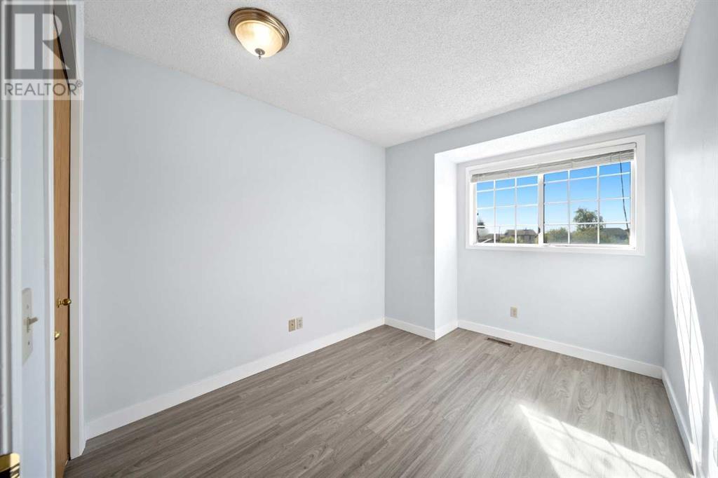 Single Family House for Sale in  Bedford Manor NE Beddington Heights Calgary 