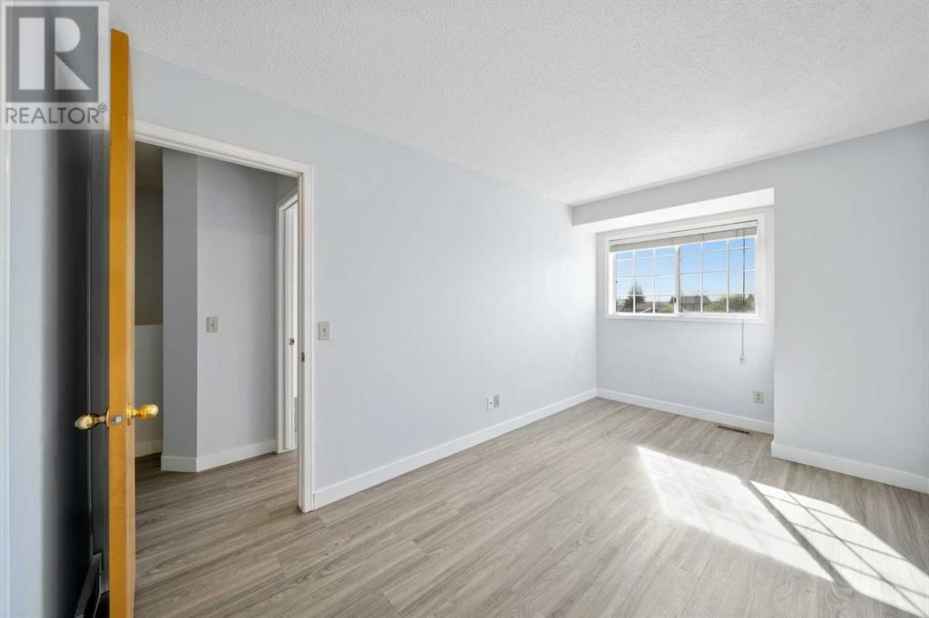 Single Family House for Sale in  Bedford Manor NE Beddington Heights Calgary 