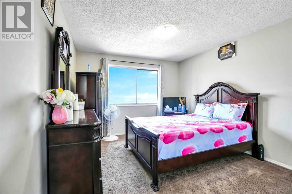 40 Pinecliff Close NE, Calgary, Alberta
