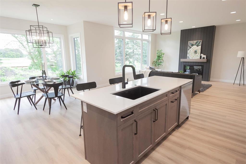 Photo 6 of 77 Wills Way, East St Paul MB