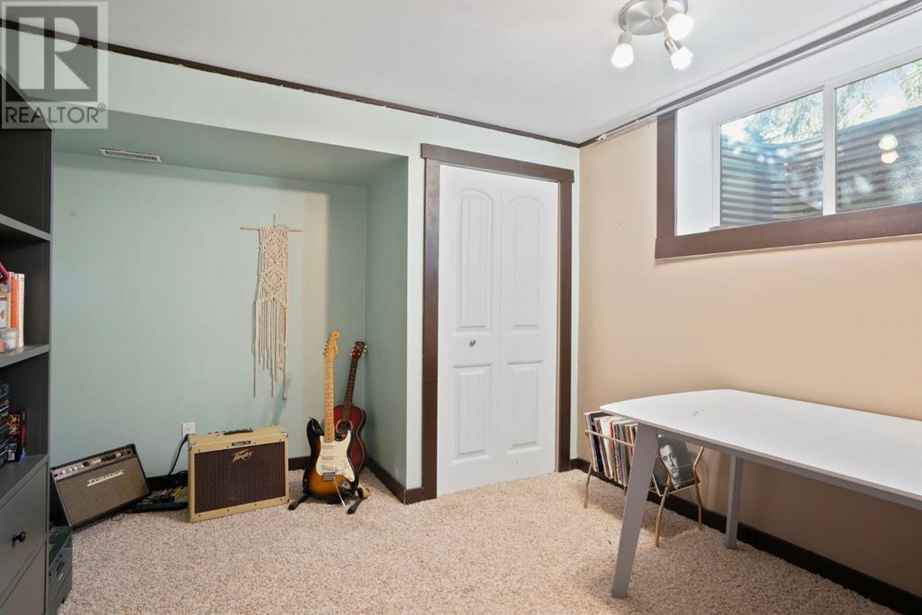 Single Family House Bungalow for Sale in  Midridge Drive SE Midnapore Calgary 