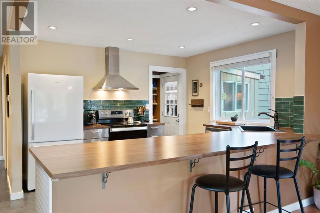 Single Family House Bungalow for Sale in  Midridge Drive SE Midnapore Calgary 