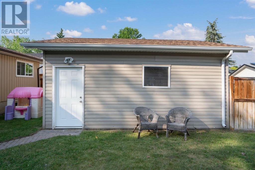 Single Family House Bungalow for Sale in  Midridge Drive SE Midnapore Calgary 