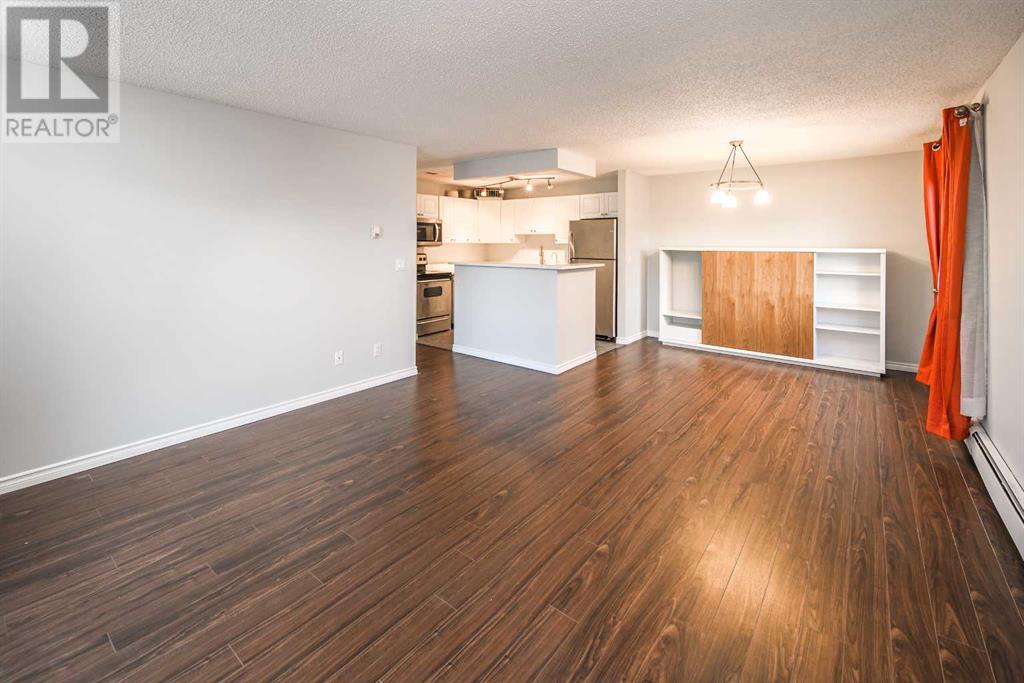 Single Family House Low rise for Sale in    Avenue SW Cliff Bungalow Calgary 