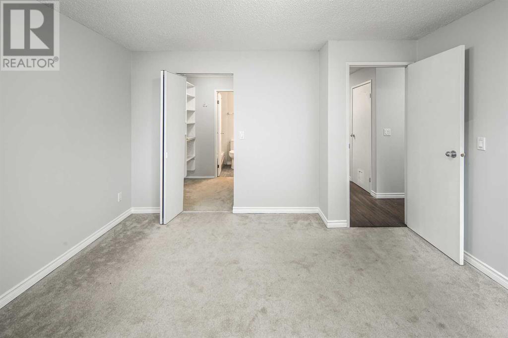 Single Family House Low rise for Sale in    Avenue SW Cliff Bungalow Calgary 