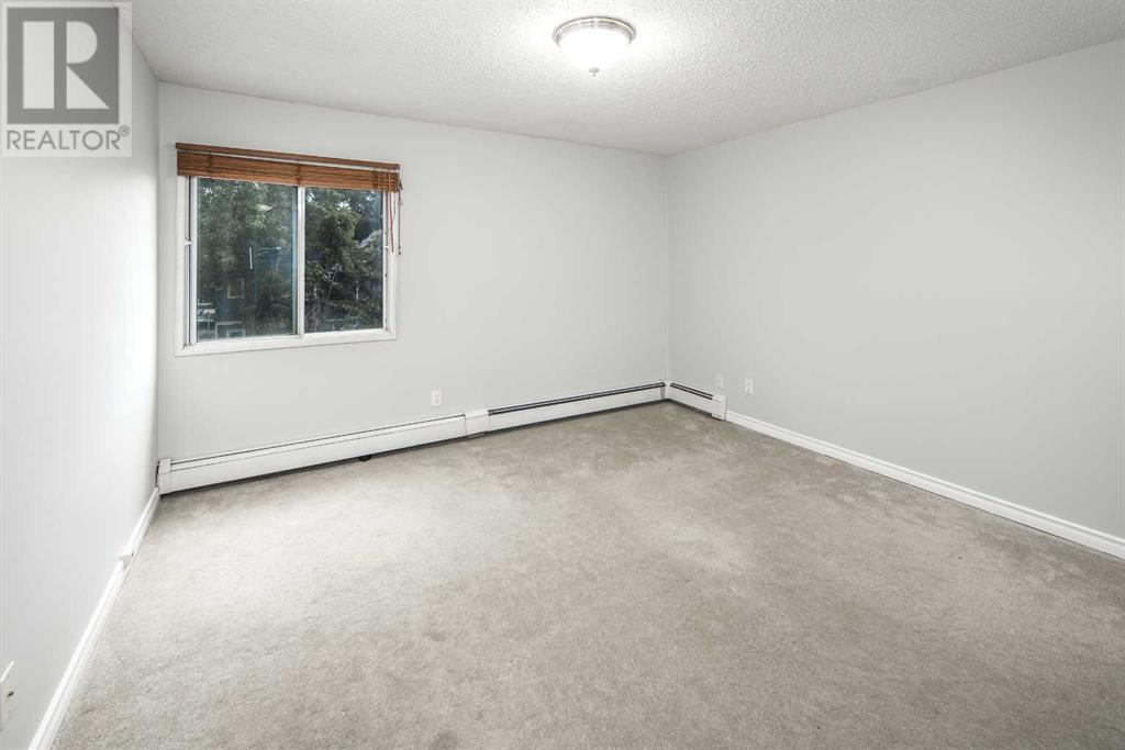 Single Family House Low rise for Sale in    Avenue SW Cliff Bungalow Calgary 