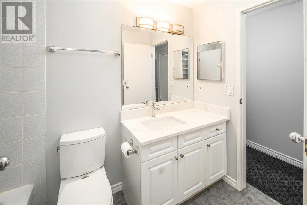 Single Family House Low rise for Sale in    Avenue SW Cliff Bungalow Calgary 