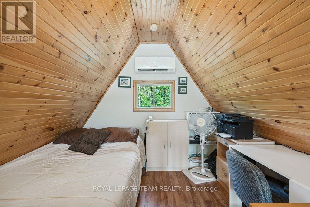 Photo 35 of 304 Hay Bay Lane, Leeds And The Thousand Islands ON