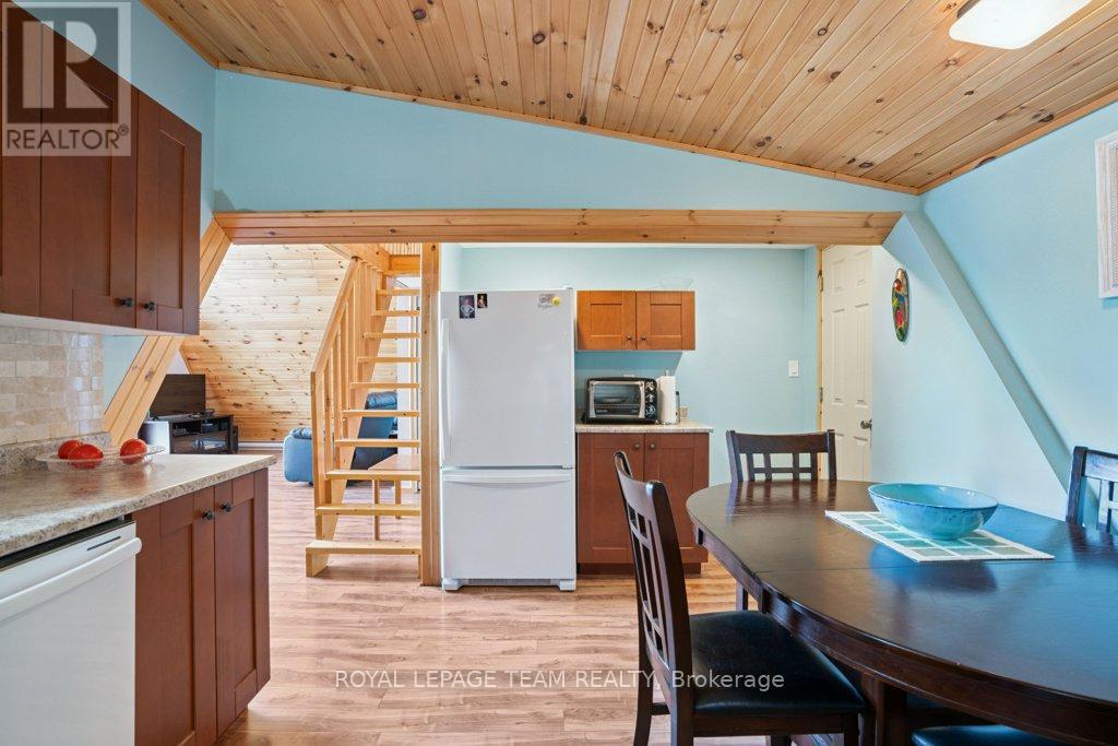 Photo 41 of 304 Hay Bay Lane, Leeds And The Thousand Islands ON