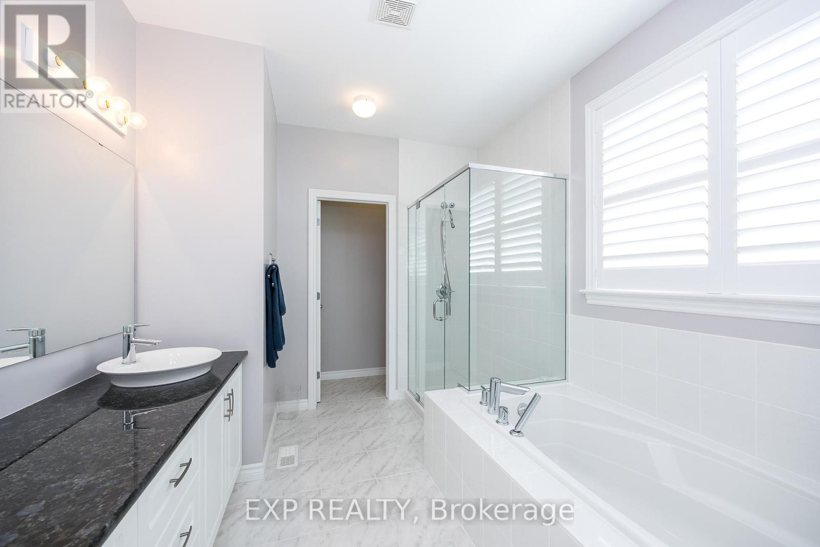 Photo 6 of 31 Gertie Street, Ottawa ON