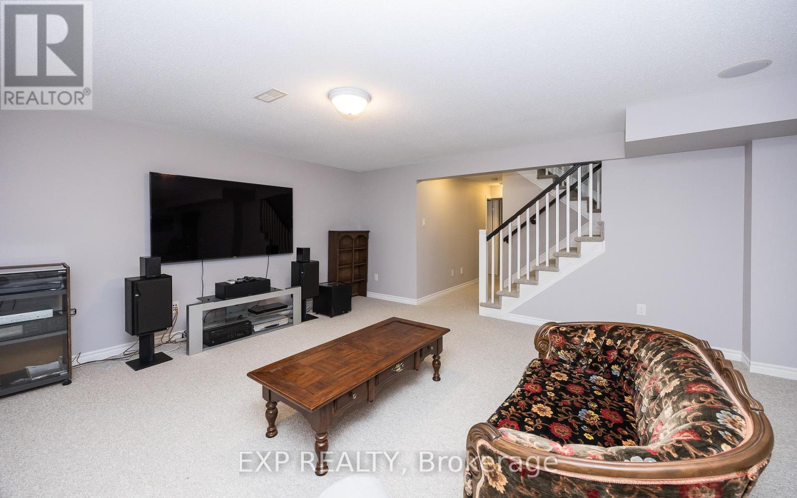 Photo 4 of 31 Gertie Street, Ottawa ON