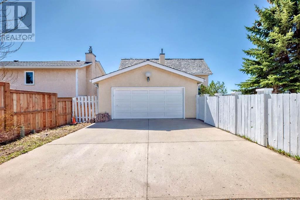 Single Family House for Sale in  Woodbrook Road SW Woodbine Calgary 