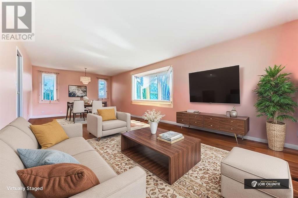 Single Family House for Sale in  Woodbrook Road SW Woodbine Calgary 