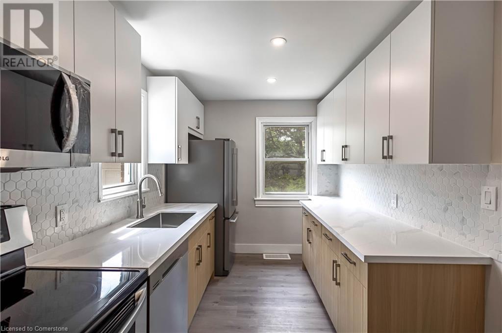 Photo 11 of 44 West 4th Street Unit Upper Level, Hamilton ON