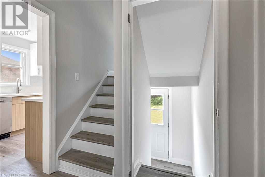 Photo 24 of 44 West 4th Street Unit Upper Level, Hamilton ON