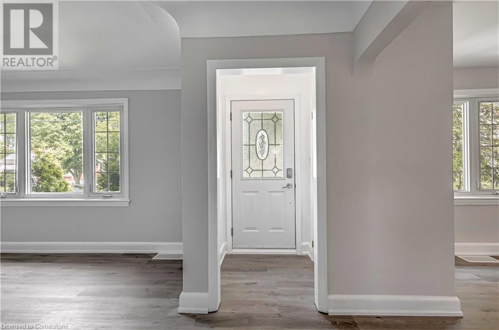 Photo 9 of 44 West 4th Street Unit Upper Level, Hamilton ON
