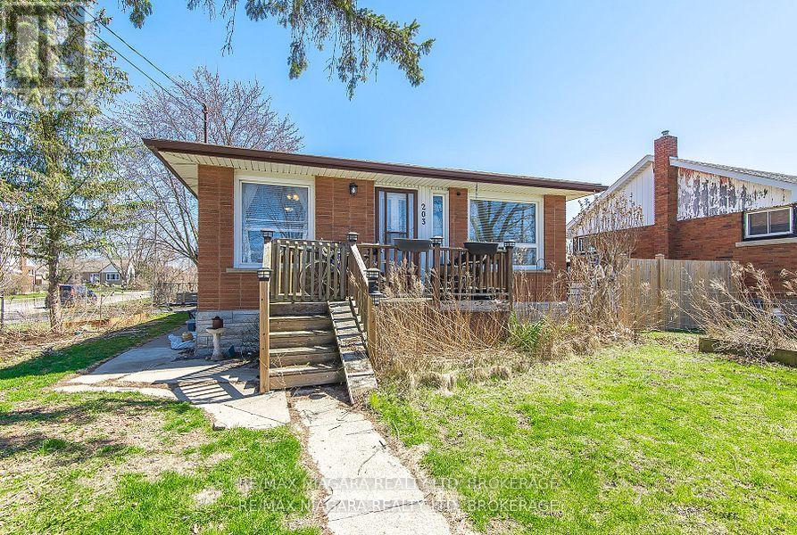 Photo 12 of 203 Kilgour Avenue, Welland ON