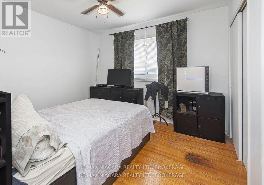 Photo 6 of 203 Kilgour Avenue, Welland ON