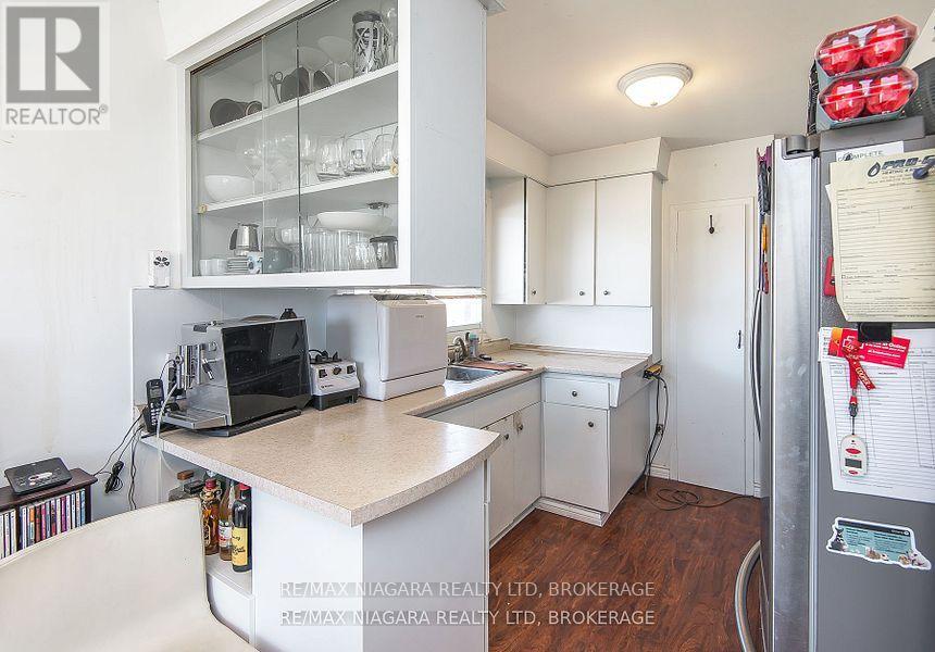 Photo 5 of 203 Kilgour Avenue, Welland ON