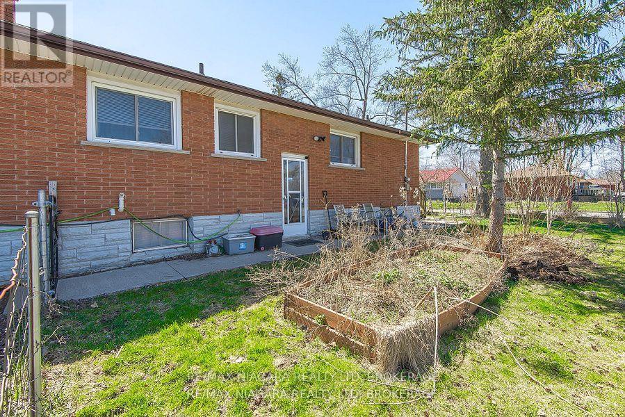 Photo 22 of 203 Kilgour Avenue, Welland ON