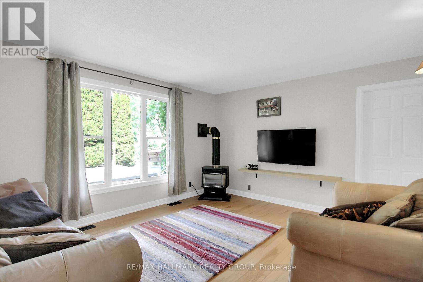 Photo 4 of 6942 Gallagher Road, Ottawa ON