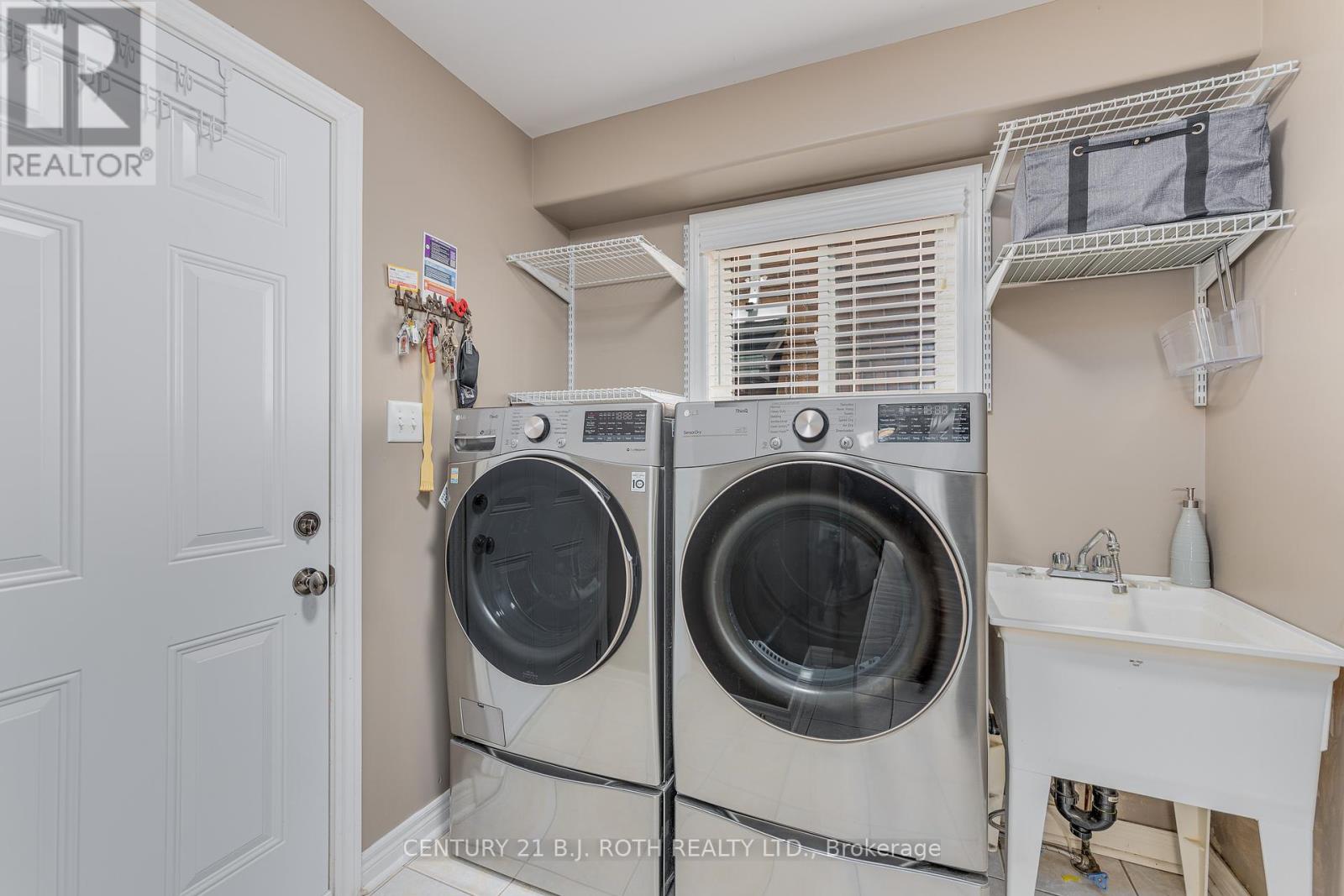 Photo 21 of 143 Crompton Drive, Barrie ON