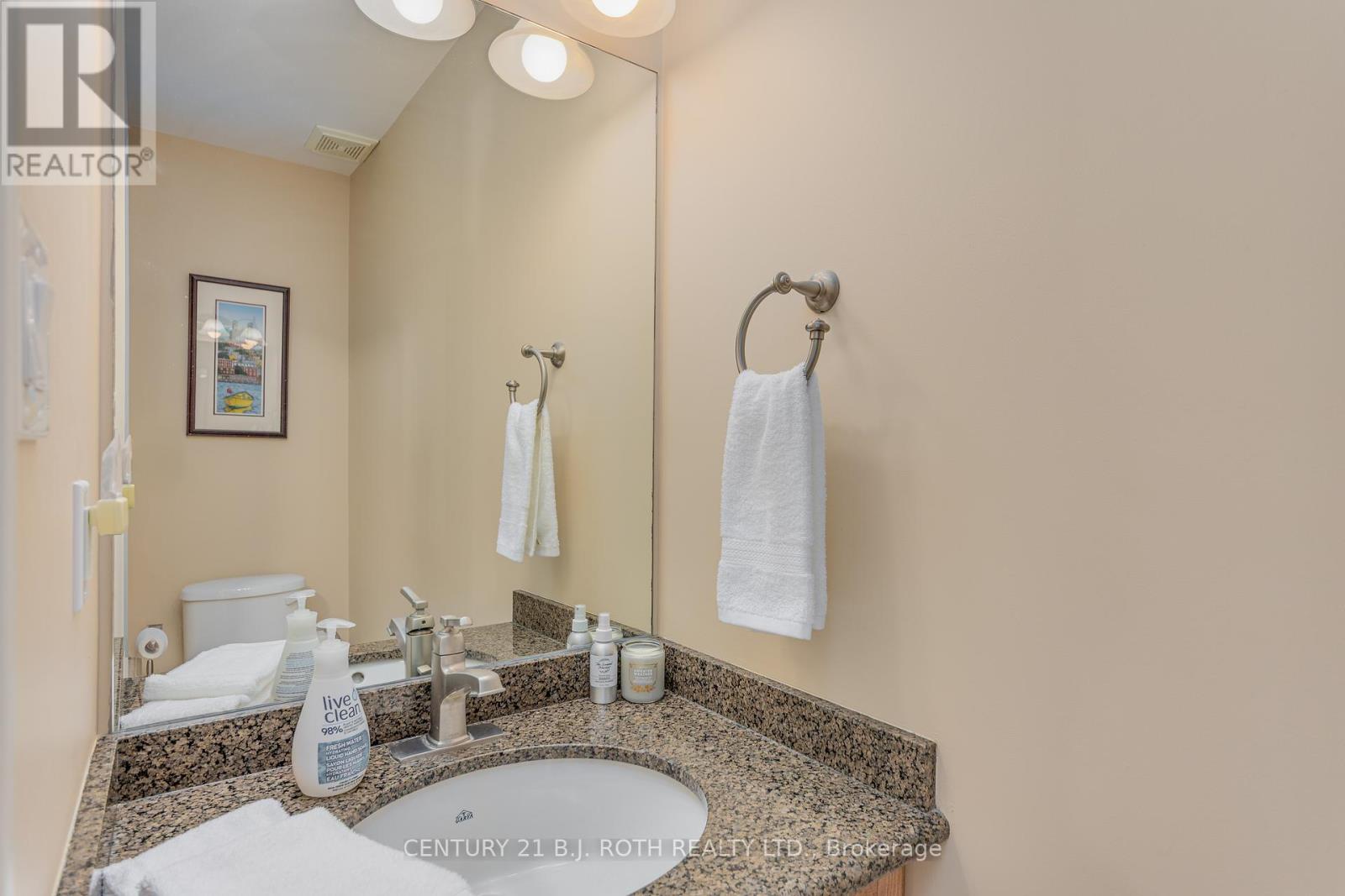 Photo 22 of 143 Crompton Drive, Barrie ON