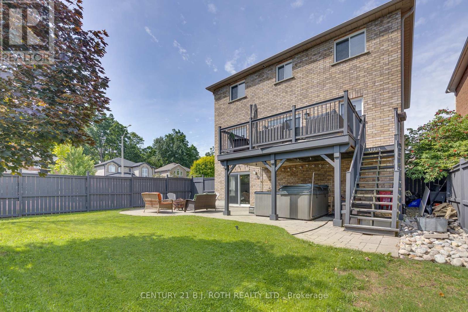 Photo 44 of 143 Crompton Drive, Barrie ON